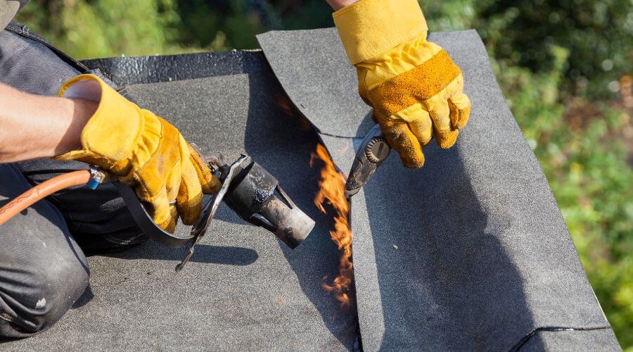 Expert Emergency Roof Repairs services in Pekin, IL